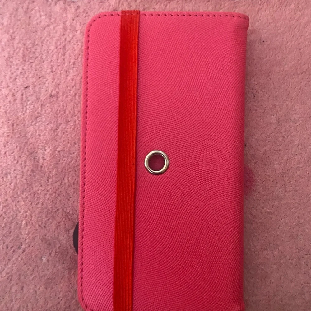 Phone case - Picture 3 of 3